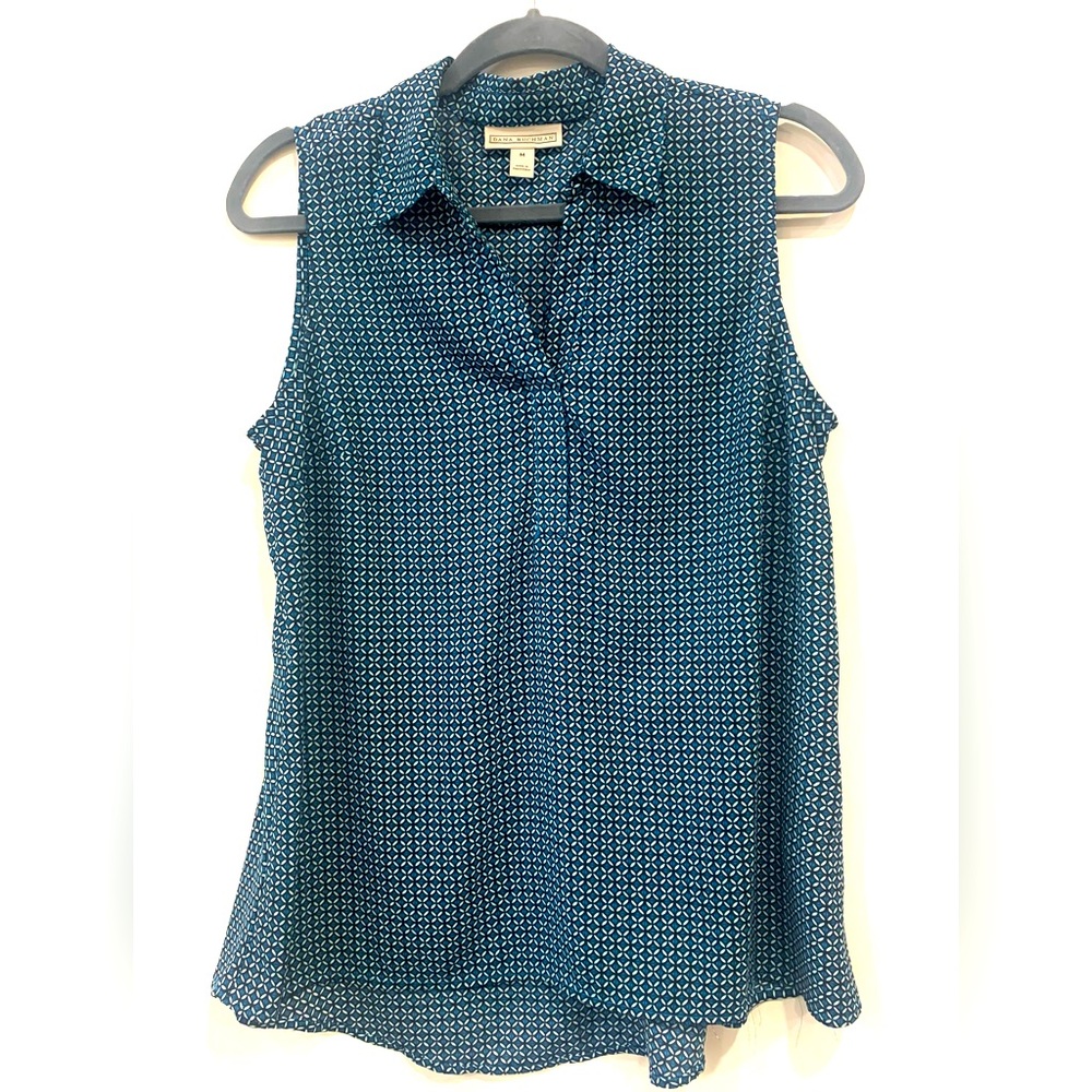 Dana Buchman top.